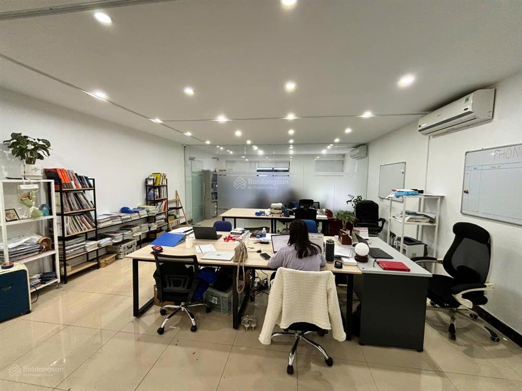 Cho thuê nhà vinhomes hàm nghi, mỹ đình 93m2, 5 tầng, mt 6m, có thang máy 50tr/th