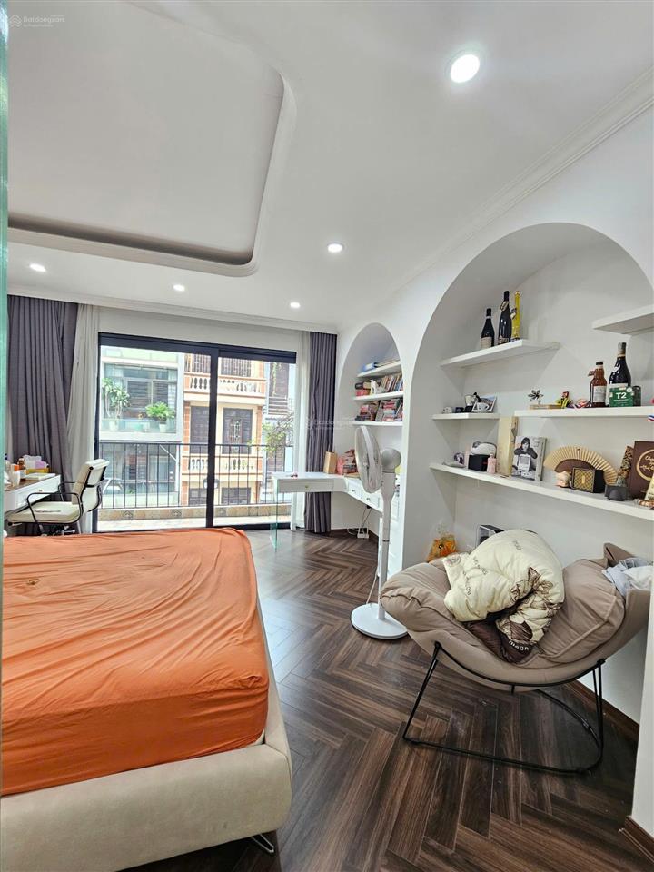 Nhà phân lô phùng chí kiên, 50m2, 5 tầng, mặt ngõ ô tô tránh, 50m ra phố, kinh doanh đẹp