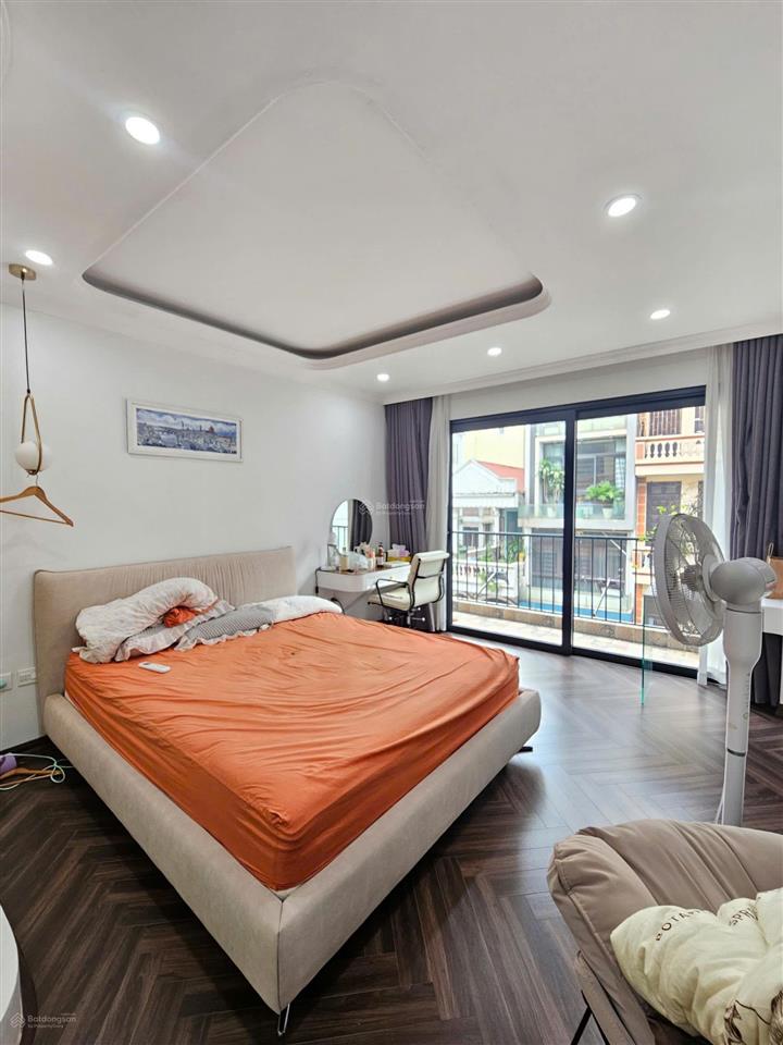 Nhà phân lô phùng chí kiên, 50m2, 5 tầng, mặt ngõ ô tô tránh, 50m ra phố, kinh doanh đẹp