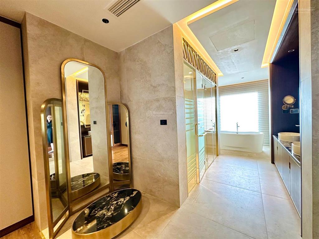 Bán căn hộ chung cư tòa c6 trần hữu dực. 105m2 3n2wc giá 8 tỷ