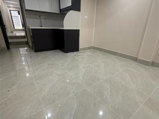 Tập thể văn chương! phố khâm thiên, ngõ thông, kinh doanh, oto để nhà, thoáng sáng, 100m2x tầng 1