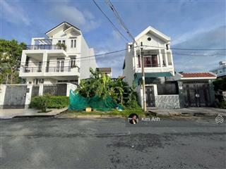 Bán đất biệt thự sau lưng giagmall phạm văn đồng, hướng đông nam , bề ngang 11m.