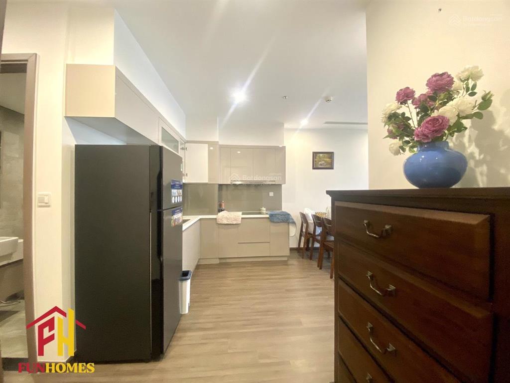 Bán gấp căn 2pn  2vs, full đồ, view công viên tại vinhomes symphony