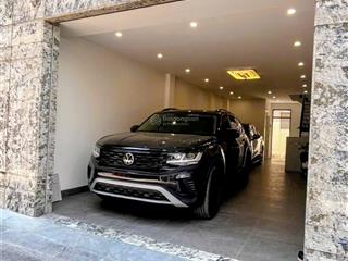 Nhà dân xây ở ngay, ngõ ô tô tránh, 40m2x4t, lô góc, ô tô đỗ trướcnhà k mất phí gửi, 8.25 tỷ