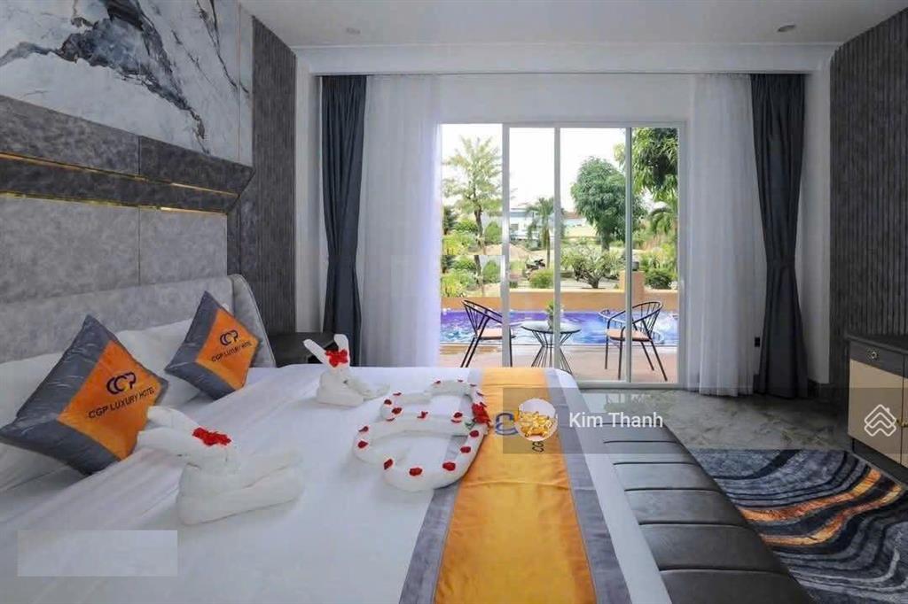 Bán khách sạn 2 mặt tiền lý thường kiệt hội an 518m² 5 tầng dòng tiền sẳn ổn định hằng năm