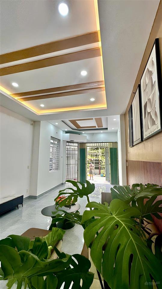 Đường xe hơi 5m  nhà đúc 4 tầng (4pn)  dt 4x18 (72m2)  cạnh lũy bán bích  chỉ 7.2 ty