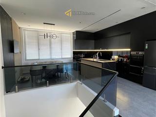 Bán villa ngay trung tâm đà lạt, đường lớn, nội thất hiện đại 236m2, giá 15,3 tỷ