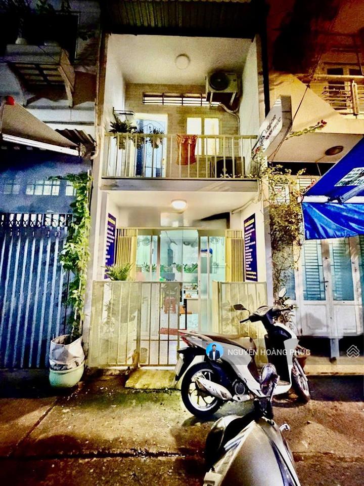 Bán nhà hẻm xe hơi trần hưng đạo quận 1, dt 3 x 9m, 2 tầng 2 phòng ngủ giá chỉ 5.9 tỷ