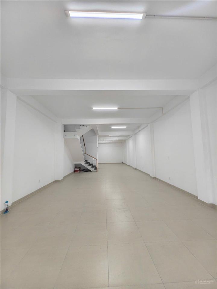 Cho thuê nhà mặt tiền 34 cộng hòa, tân bình  6,5x30m  3 tầng suốt nhà mới đẹp  giá 75 triệu