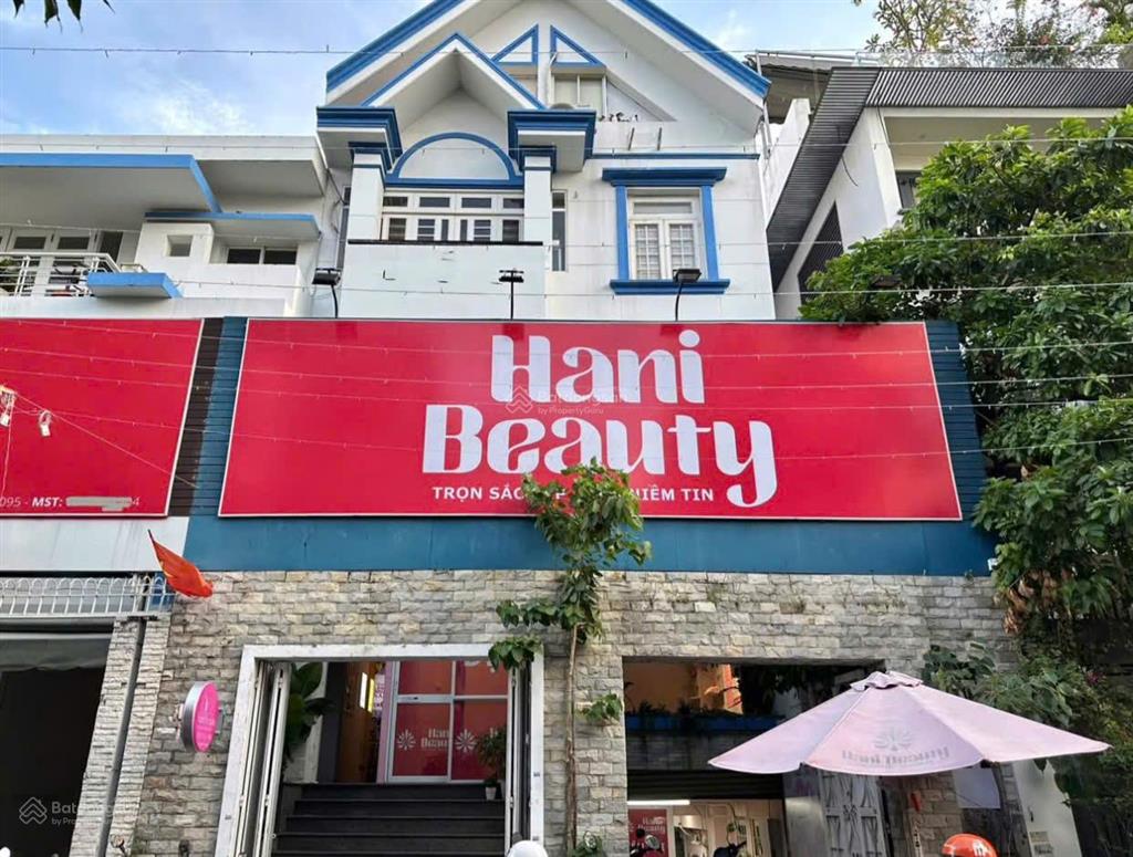 Cho thuê nhà mặt tiền 163 hoa lan, phú nhuận  8x18m  hầm 4 tầng  80 triệu.  0705 214 ***