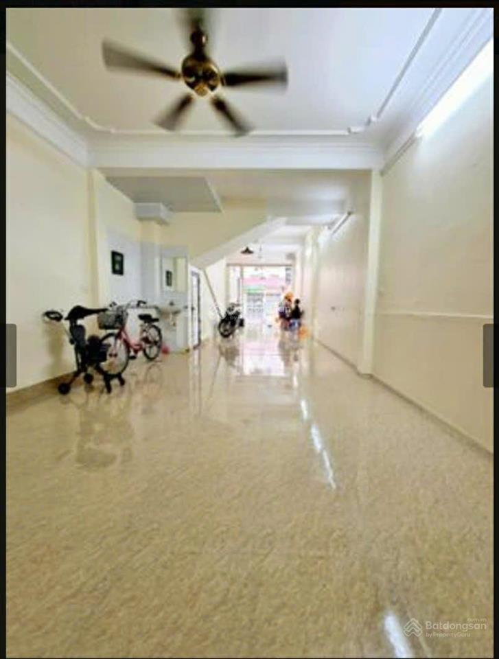 Bán đất tặng nhà cấp 4 phố vân hồ 3  hàng xóm c.viên thống nhất, ngõ rộng, căn góc 55m2,hơn 14 tỷ