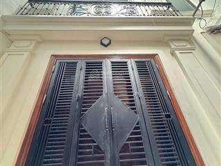 Bán nhà mặt ngõ phố đội cấn  ba đình  một nhà ra phố  thang máy  ở ngay