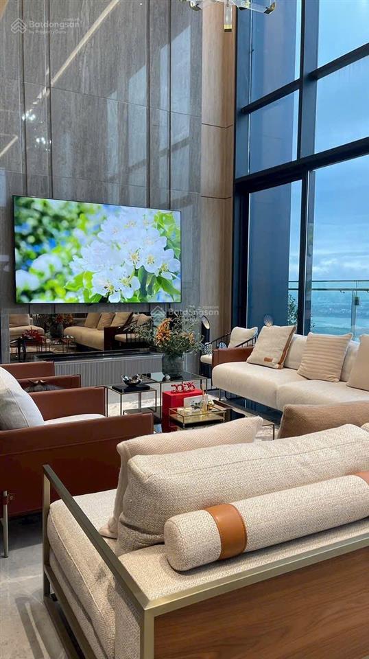 Bán căn 2pn/82m2 view sông hồng  cầu nhật tân/ full đồ/ có sổ/ giá 8.4 tỷ bp/  0986 558 ***