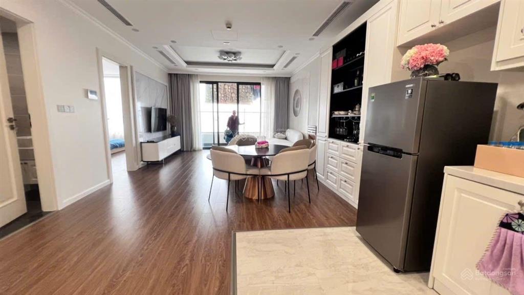 Bán căn 2pn/82m2 view sông hồng  cầu nhật tân/ full đồ/ có sổ/ giá 8.4 tỷ bp/  0986 558 ***