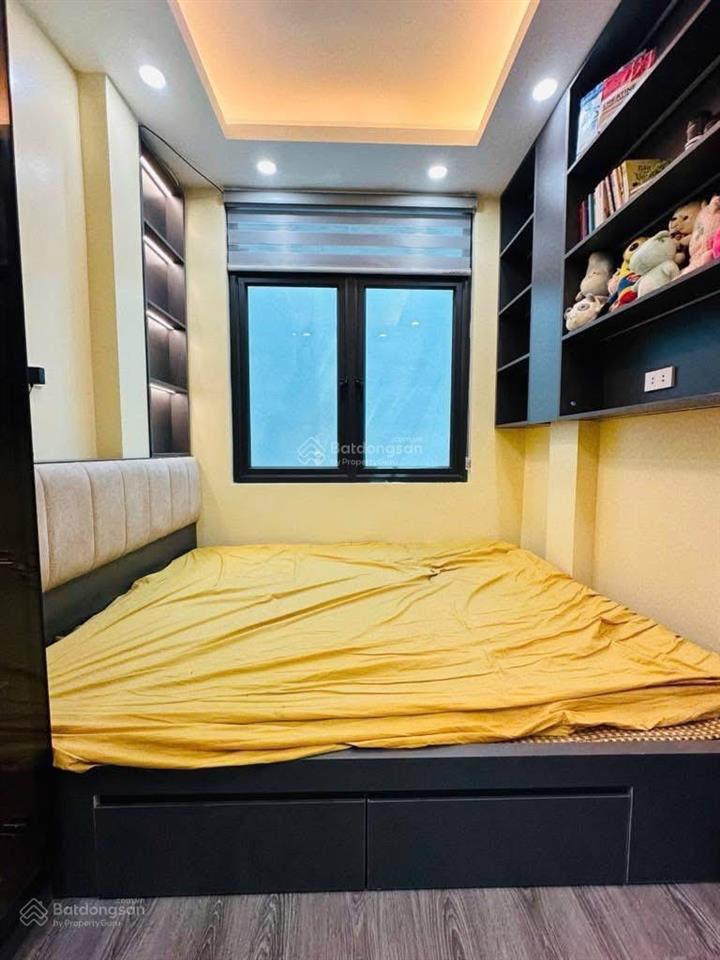 Bán nhà phố giải phóng. sát mặt phố ô tô. dt33m/5 tầng. nhà mới đẹp. dân trí cao. giá 6,3 tỷ