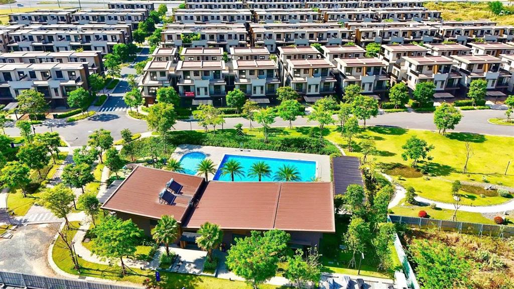 Nhà phố 8m x 20,5m có nhà sẵn, phân khu 1a1  izumi city. nhận nhà làm sổ hồng ngay. hỗ trợ vay