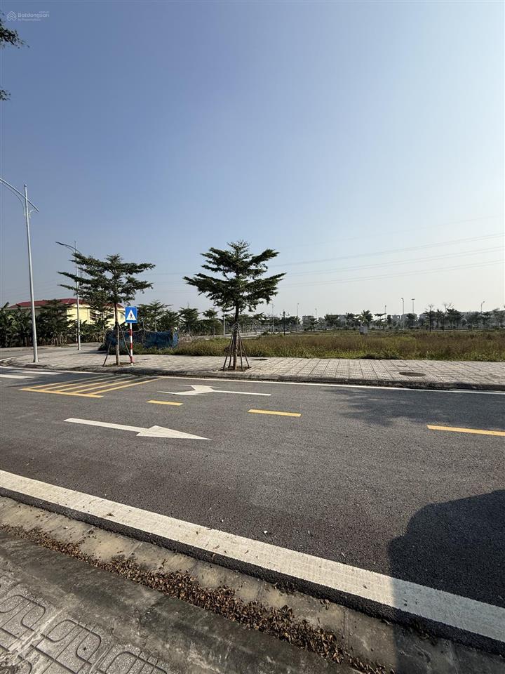 Diện tích 152m2  mặt tiền 6m , giá đang cực sốc  ngay , để được báo giá chi tiết !