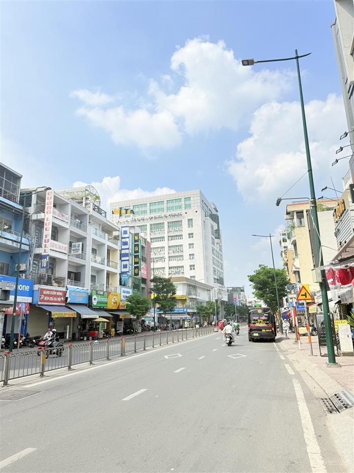 Trụ sở công ty mặt tiền nguyễn văn nghi, gần chợ gò vấp, đh công nghiệp  7t, dts 1039m2, 1 đời chủ