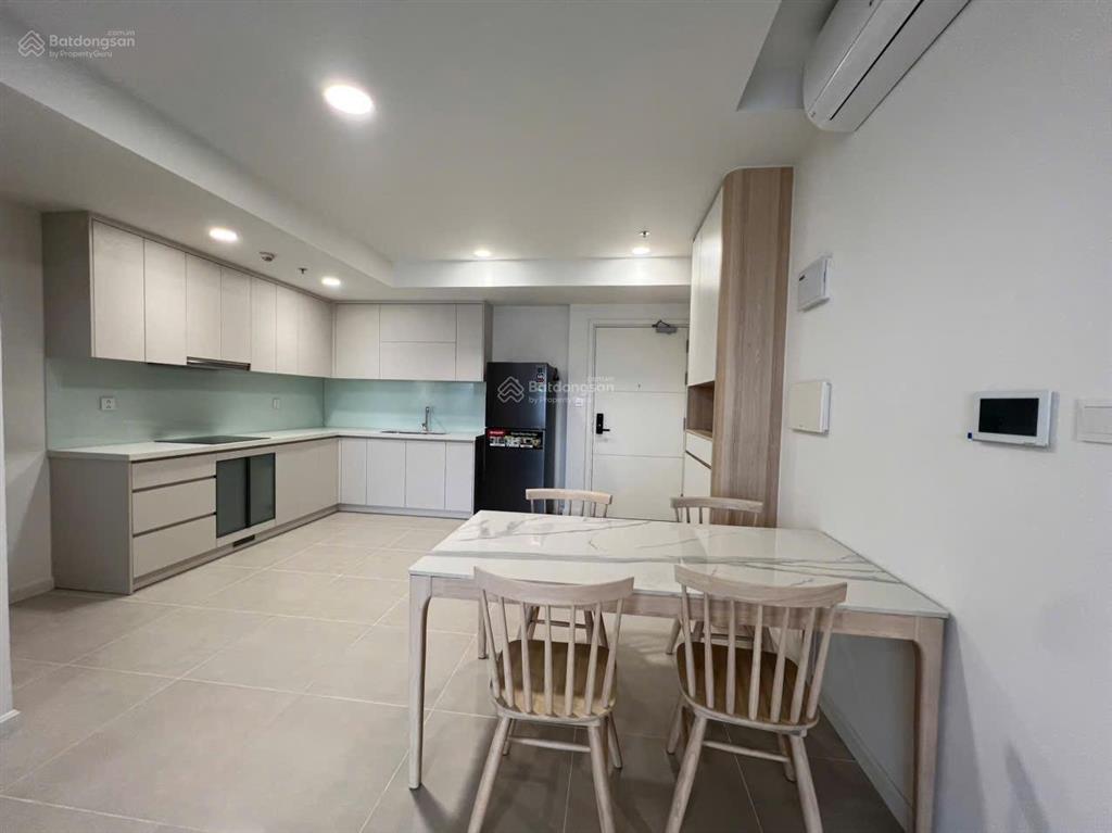 Cho thuê căn hộ chung cư 2pn 2wc urban green giáp bình thạnh đối diện vạn phúc city