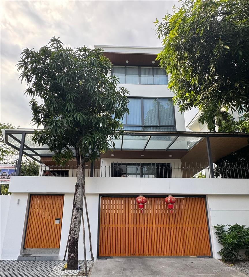 Khan hiếm bán biệt thự 4 tầng 176m2 chỉ 39 tỷ ngay trung tâm quận 3 lê văn sỹ 8,8 x 20m