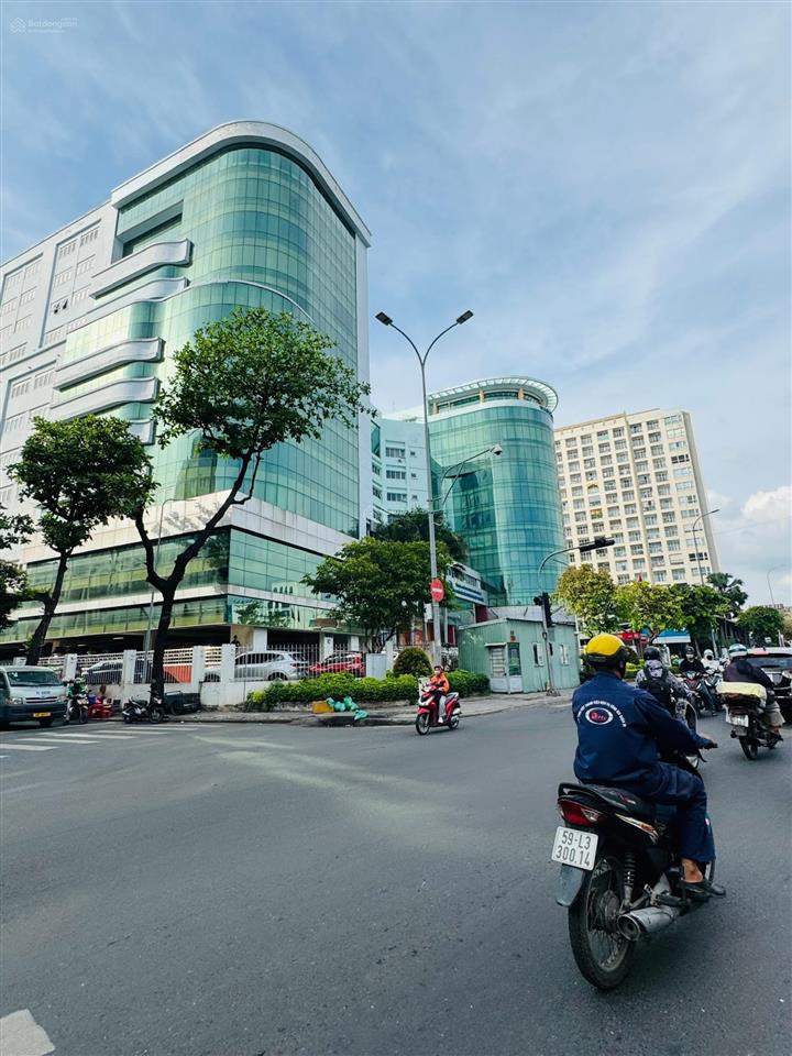Siêu vị trí mặt tiền phổ quang 150m2 chỉ 39,5 tỷ xây toà văn phòng hầm 7 tầng ngay sân bay tân bình