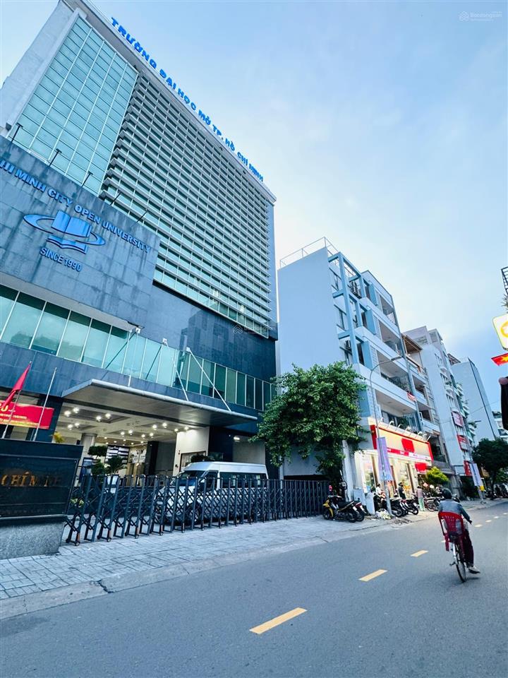 Siêu phẩm toà văn phòng góc 2 mặt tiền 200m2 (8x25m) chỉ 114 tỷ hầm 7 tầng bán gấp full kính q1