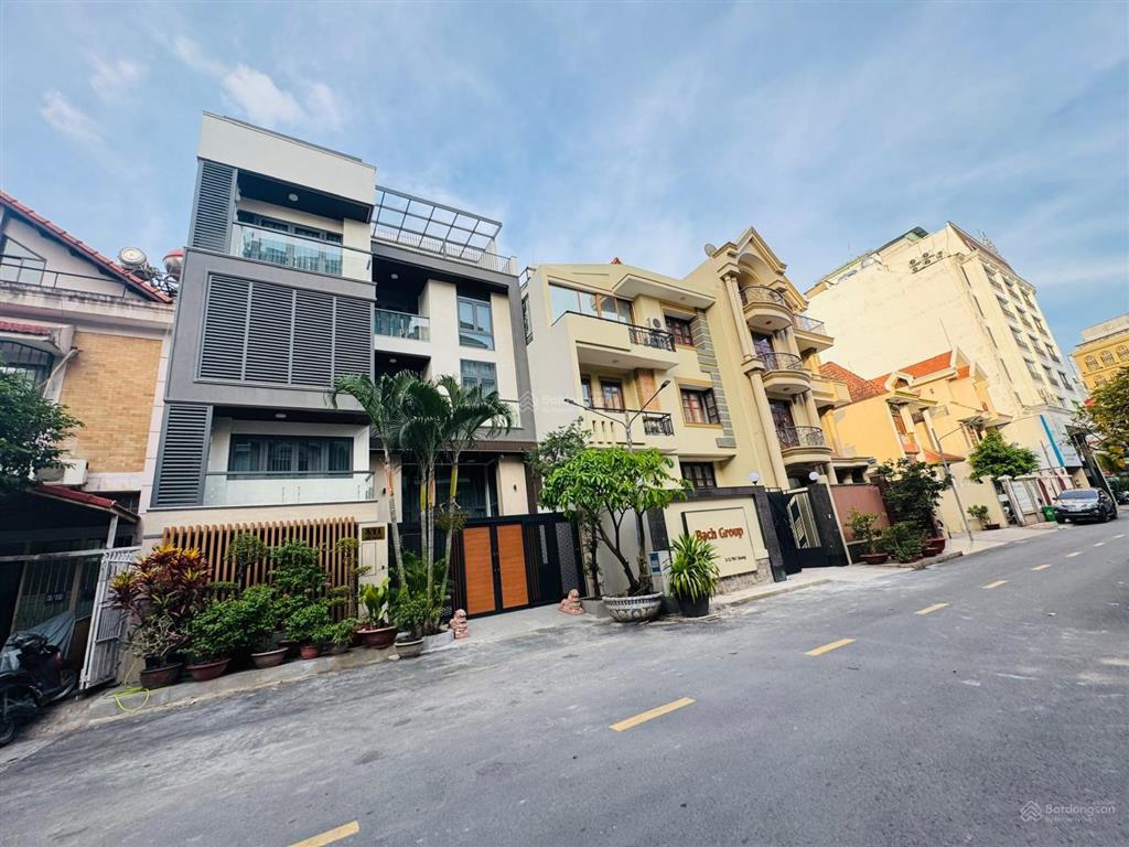 Biệt thự đẹp 445m2 giảm 10 tỷ về 79 tỷ có hồ bơi sân vườn ở liền khu compound ngay sân bay tân bình