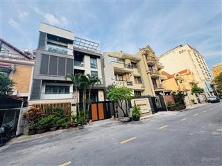 Biệt thự đẹp 445m2 giảm 10 tỷ về 79 tỷ có hồ bơi sân vườn ở liền khu compound ngay sân bay tân bình