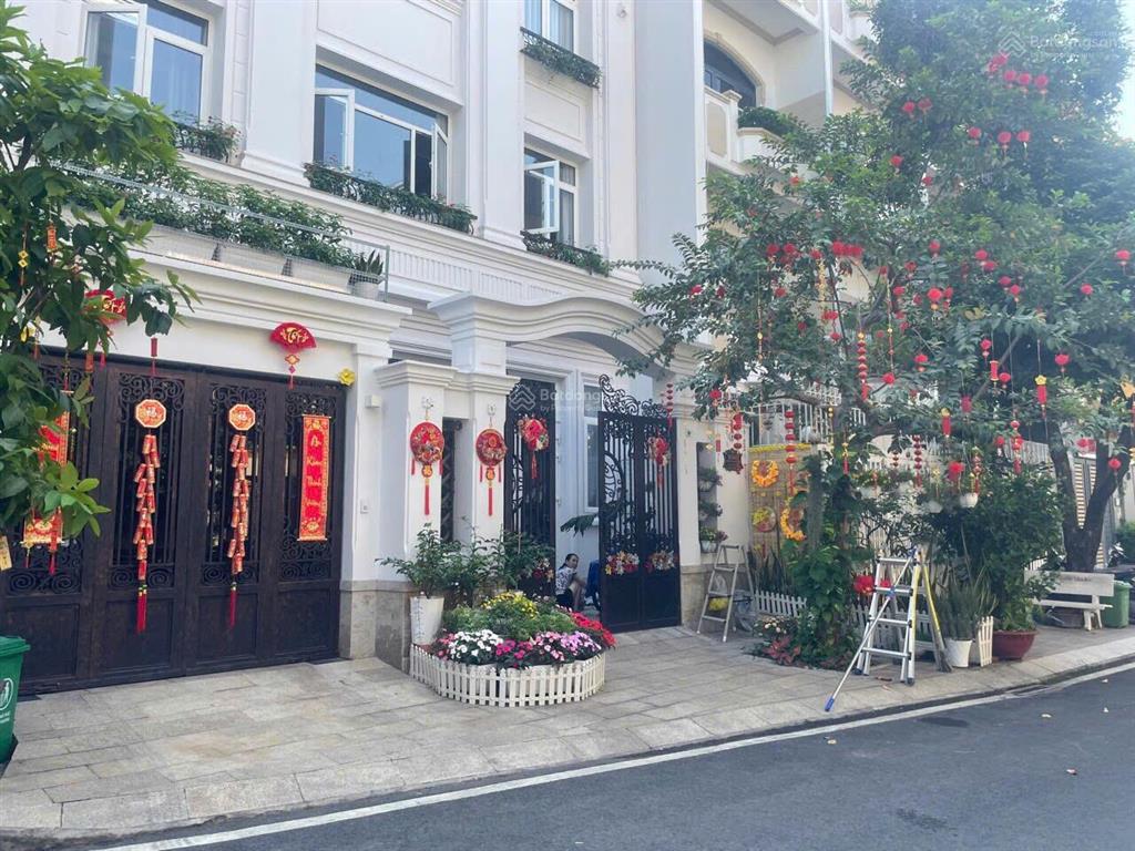 Bán trong tháng giảm 55tỷ về 50tỷ biệt thự ngang 9m 2 mặt tiền khu compound vip kế sân bay tân bình