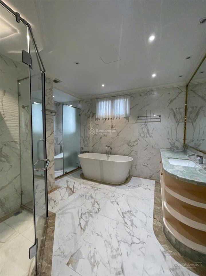 Bán trong tháng giảm 55tỷ về 50tỷ biệt thự ngang 9m 2 mặt tiền khu compound vip kế sân bay tân bình