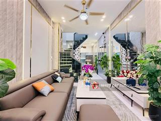 Bán cực gấp  thái thịnh  chủ nhà chuyển công tác cần bán gấp  nhà mới  lô góc  khu dân trí cao