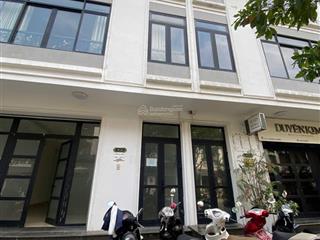 Cho thuê vinhome gardenia hàm nghi. dt  95 m * 5 tầng . mt  6 m , thông sàn . giá chỉ từ 45 triệu