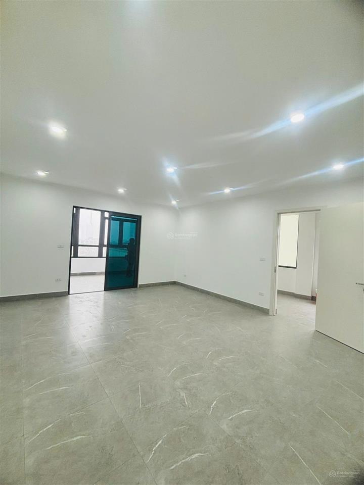 Cho thuê nhà mặt phố nguyễn văn trỗi, thanh xuân, lô góc dt 90m2 7 tầng giá 50 triệu.  0968 120 ***