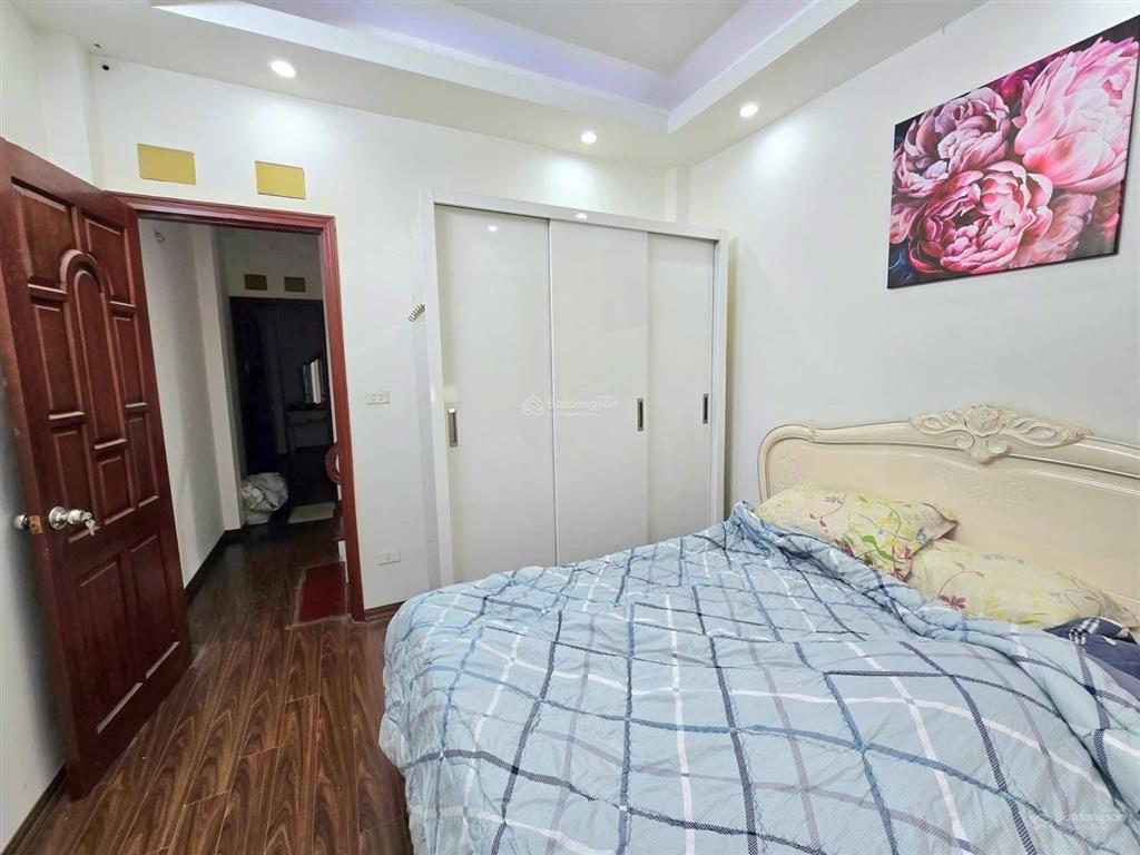 Hot! nhà phố đông các, 1 phút ra ga metro, cạnh khu hoàng cầu, ngõ to kinh doanh đỉnh