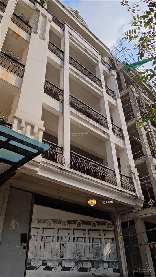 Bán nhà mặt phố 55 trần thái tông. dt 352m2 x8t  mt 8m  giá 280 tỷ