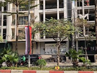 Bán nhà mặt phố 55 trần thái tông. dt 352m2 x8t  mt 8m  giá 280 tỷ