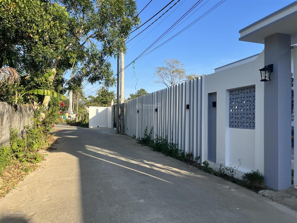 Bán 653.8m2 bến tràm, sổ đỏ có 70m2 thổ cư, lộ xóm lưu thông 7m, giá cực ngộp chỉ 3,5tr/m2