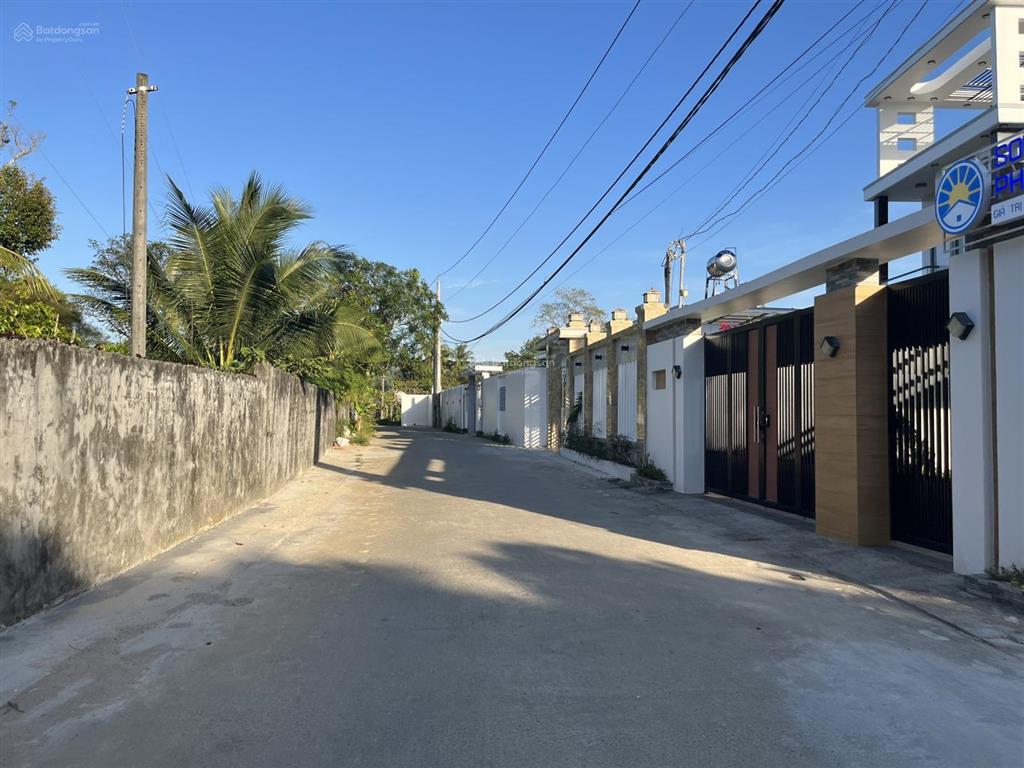 Bán 653.8m2 bến tràm, sổ đỏ có 70m2 thổ cư, lộ xóm lưu thông 7m, giá cực ngộp chỉ 3,5tr/m2