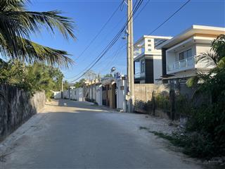 Bán 653.8m2 bến tràm, sổ đỏ có 70m2 thổ cư, lộ xóm lưu thông 7m, giá cực ngộp chỉ 3,5tr/m2