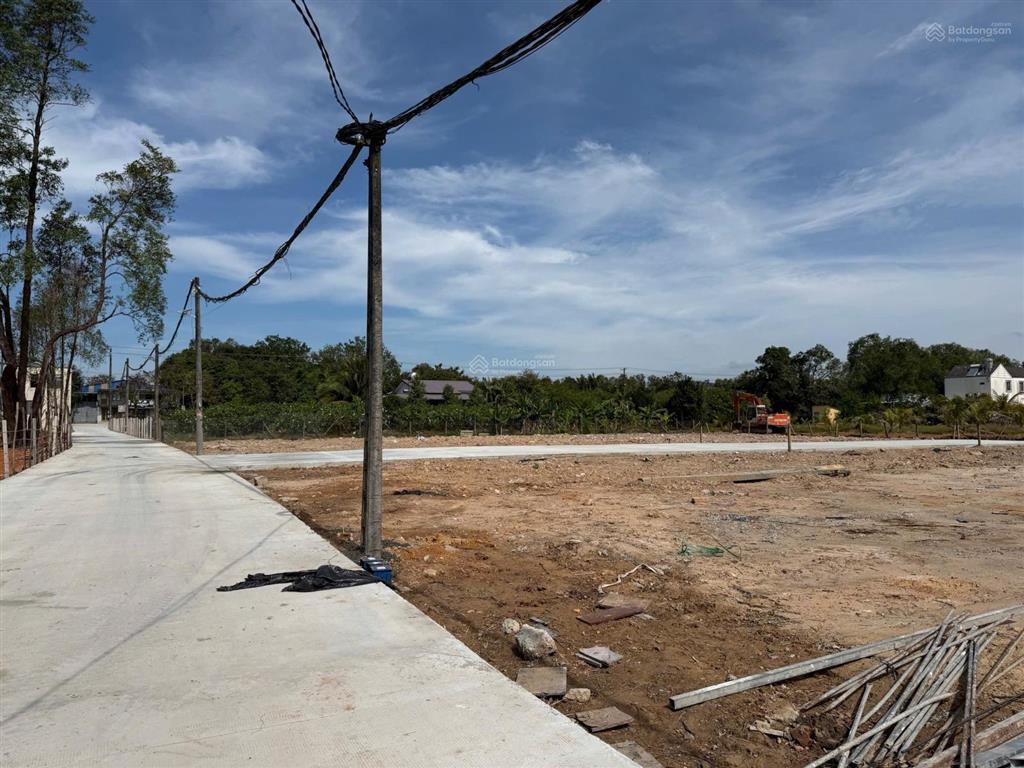 Bán lô góc 400m² đường cây thông trong, giá cực tốt chỉ 2,3 tỷ, trước mặt đường 7m siêu rộng