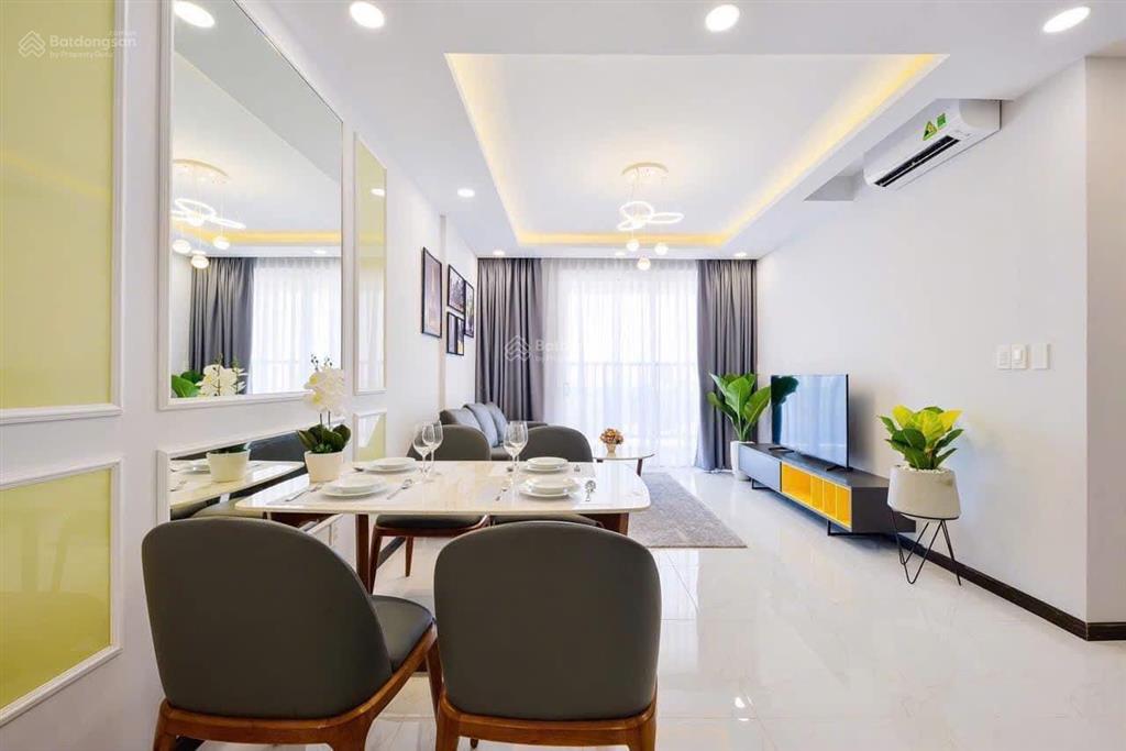 Cho thuê ch 2pn, 2wc, 75m2, 14 triệu tại the botanica, tân bình.  0939 271 *** (tài )