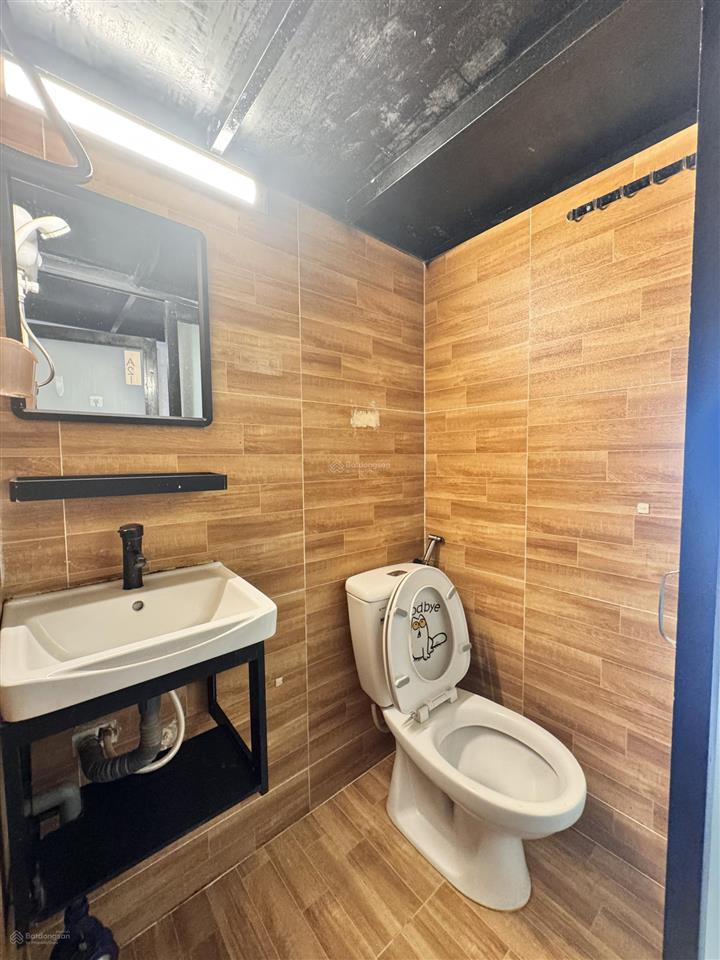 Phòng trọ cho thuê quận 1 hẻm 212b nguyễn trãi gần đại học ngân hàng ngay bến xe buýt sài gòn