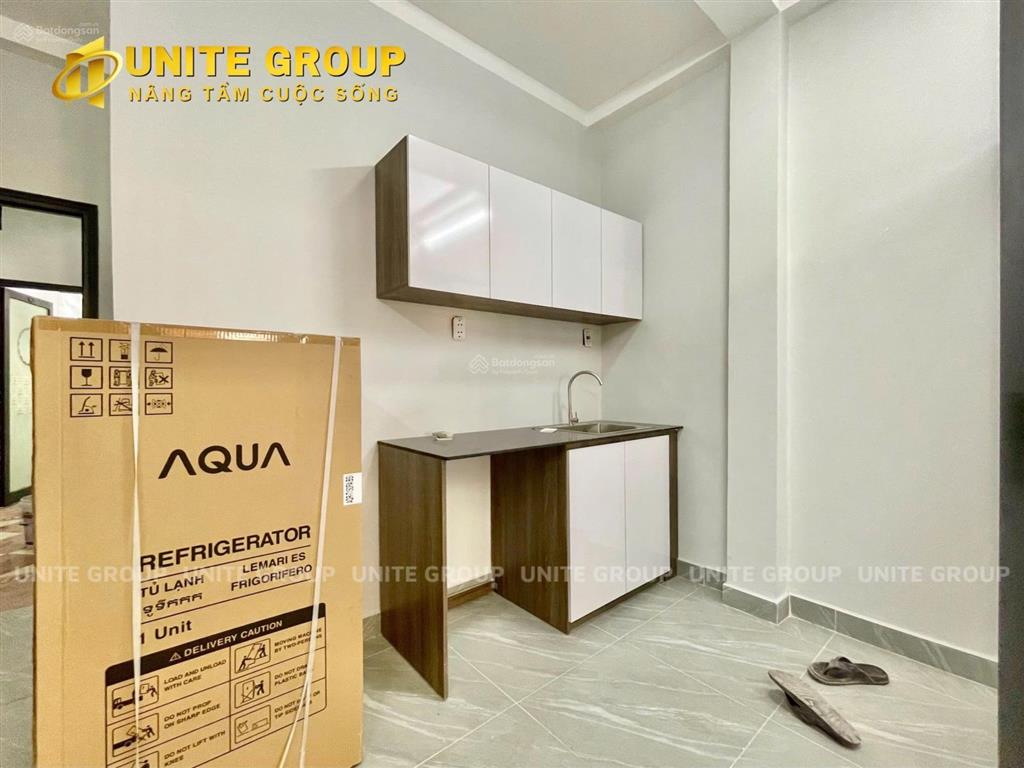 Phòng cho thuê q1 ngay cầu calmette phường nguyễn thái bình (cũ) có gác đầy đủ nt gần chợ bến thanh