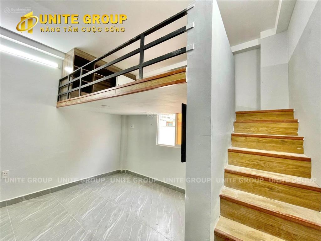 Phòng cho thuê q1 ngay cầu calmette phường nguyễn thái bình (cũ) có gác đầy đủ nt gần chợ bến thanh