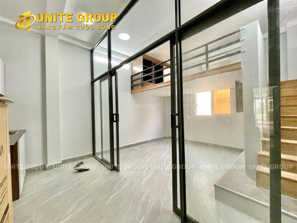 Phòng cho thuê q1 ngay cầu calmette phường nguyễn thái bình (cũ) có gác đầy đủ nt gần chợ bến thanh