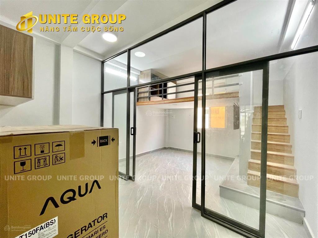 Phòng cho thuê q1 ngay cầu calmette phường nguyễn thái bình (cũ) có gác đầy đủ nt gần chợ bến thanh