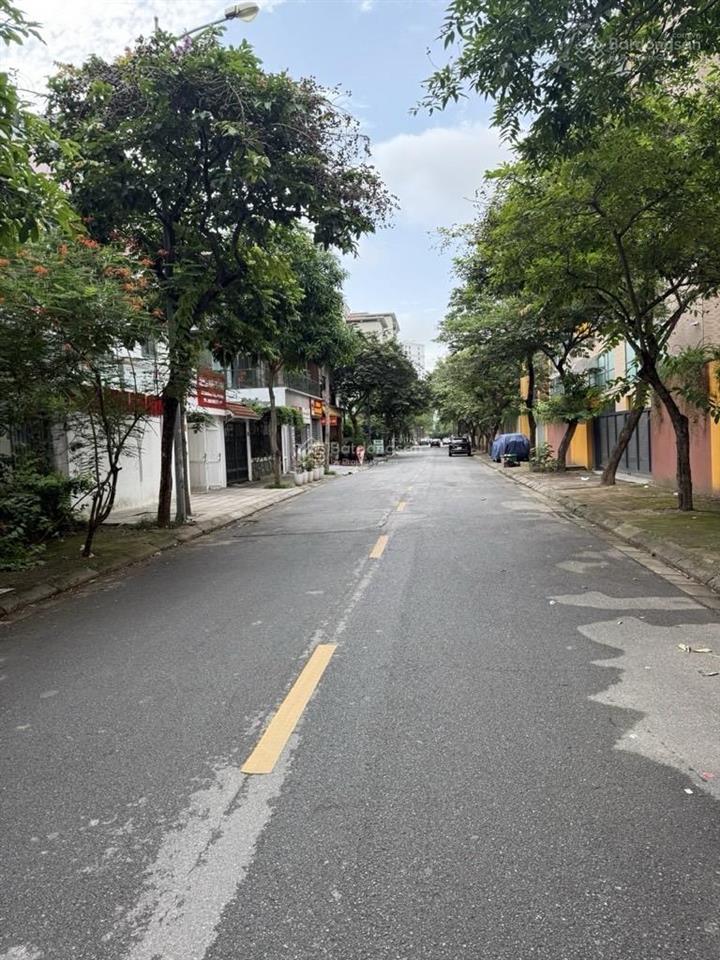 Bán 370m2 đất việt hưng, sát công viên long biên, phù hợp xây toà văn phòng, biệt thự nhà vườn