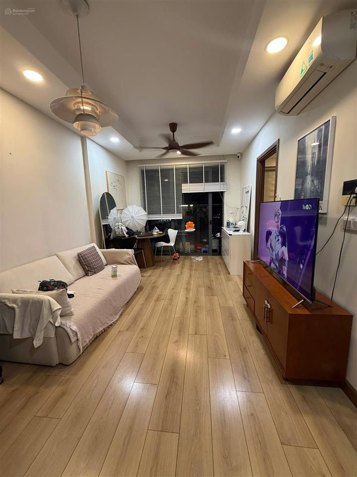 Bán the pegasuite 60m2  2pn  giá 3ty850  sổ hồng sẵn  full nội thất  view thành phố mát