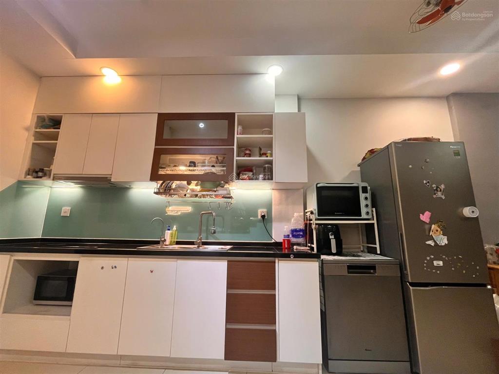 Bán the pegasuite 60m2  2pn  giá 3ty850  sổ hồng sẵn  full nội thất  view thành phố mát