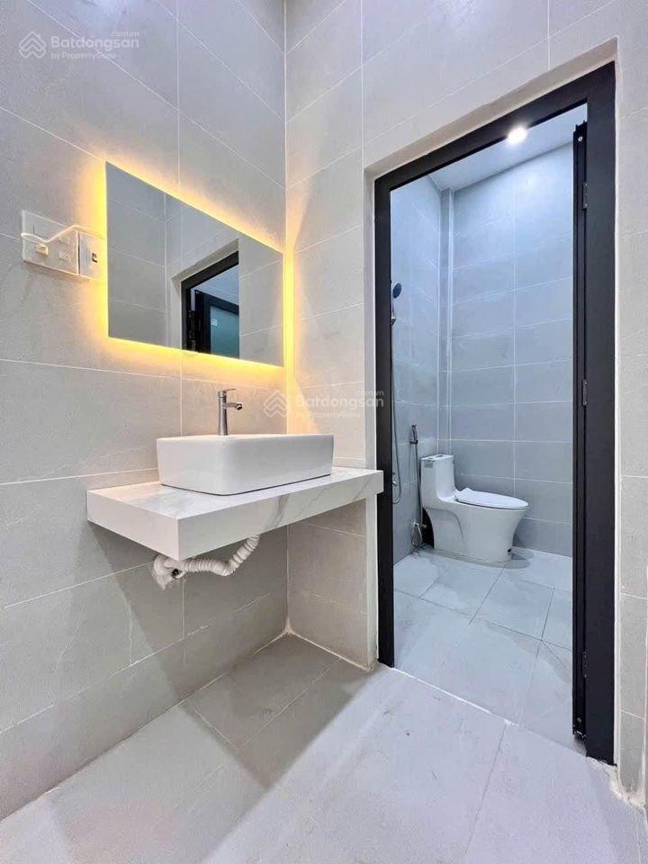 Nhà chính chủ mới xây 100%, ngay tỉnh lộ 10, bình tân   0938 415 ***